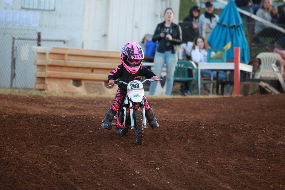 dirt-bike-2555925_1920 dirt-bike-2555925_1920